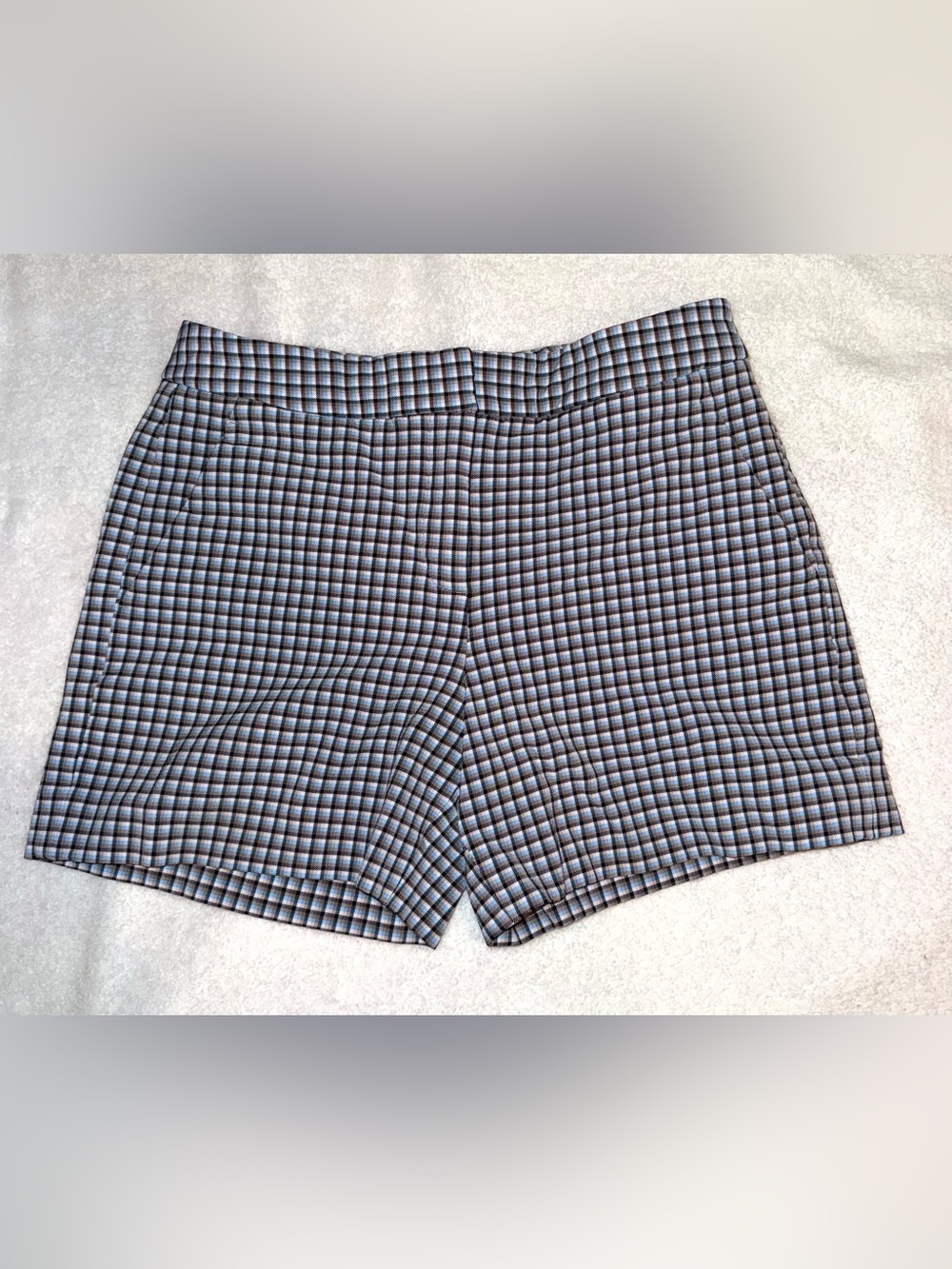 Theory Lynie check shorts w/a tailored silhouette in black and blue plaid, sz 0